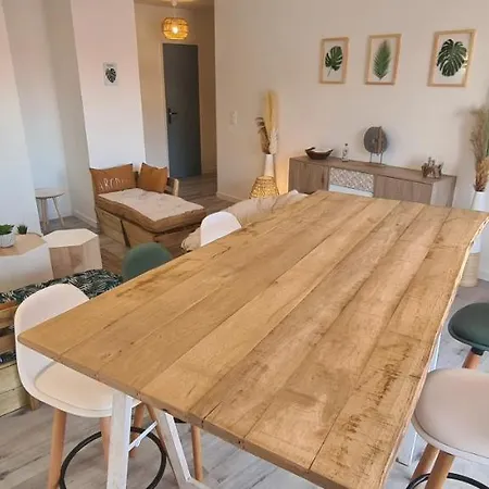 Holiday home Agreable Maison En Duplex Dans Un Quartier Calme *